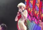 Miley Cyrus prowokuje podczas obscenicznej trasy koncertowej